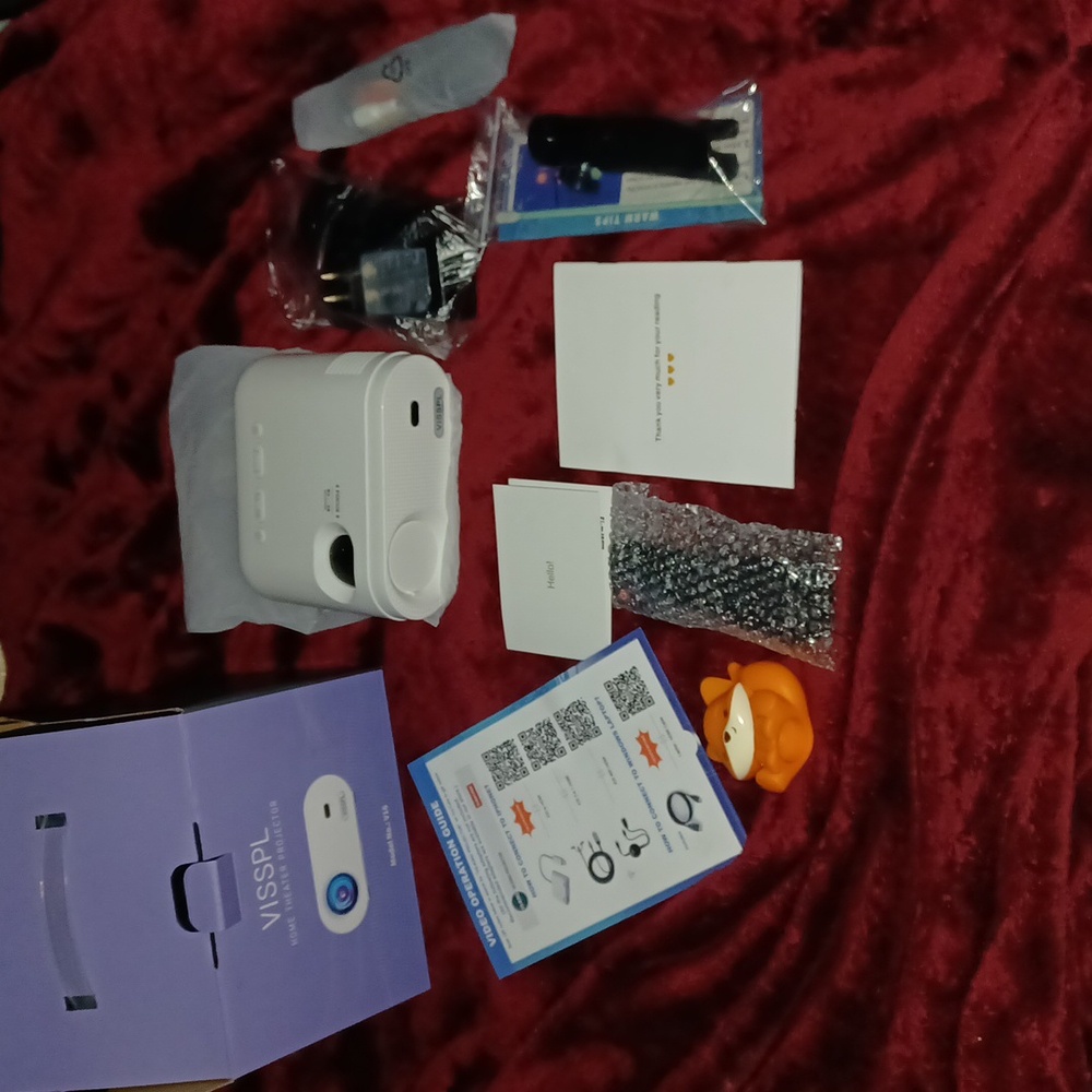 🎥USED 30MIN: Mini Projector, VISSPL Full HD 1080P Video, Portable Outdoor